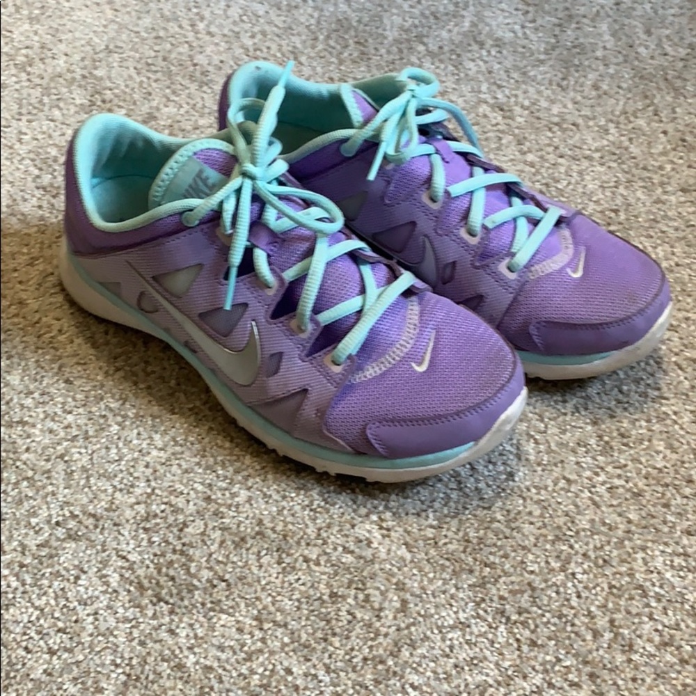 Nike Tennis Shoes